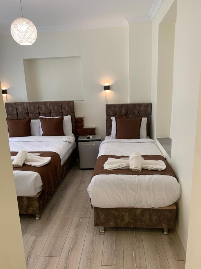 Dos Hermanos Hotel Istanbul Exterior photo
